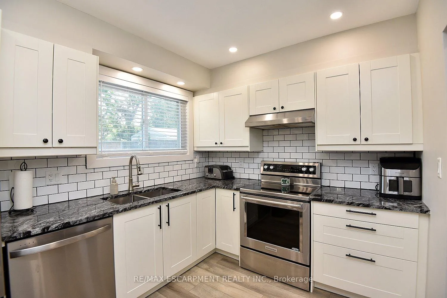 Photo 16 of 1091 Upper Wellington Street, Hamilton, Bruleville — HOMEH