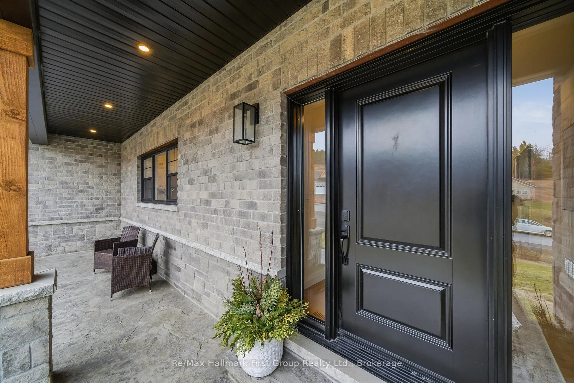 Photo 3 of 8 Archibald Court, Hamilton, Homeside — HOMEH
