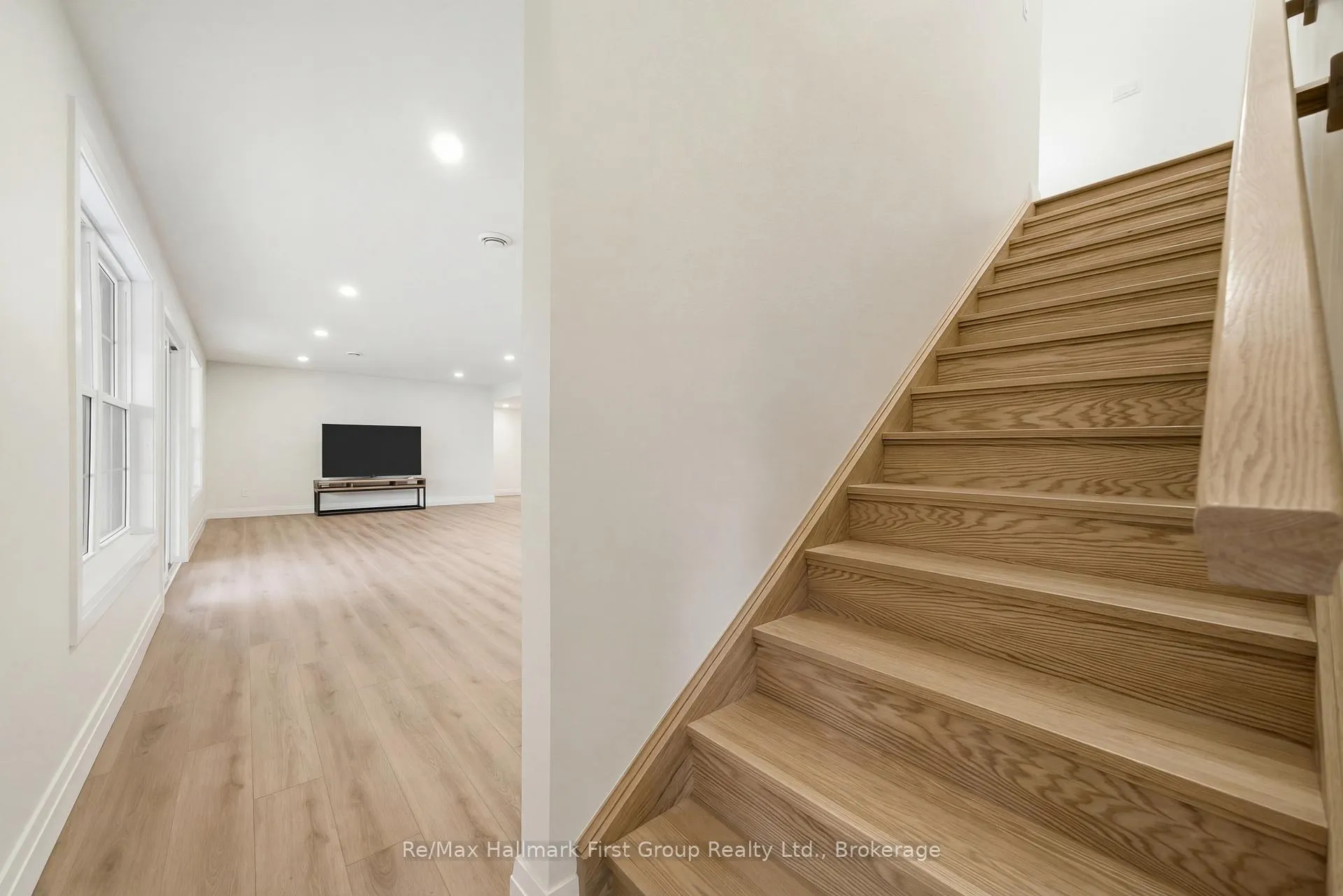 Photo 35 of 8 Archibald Court, Hamilton, Homeside — HOMEH