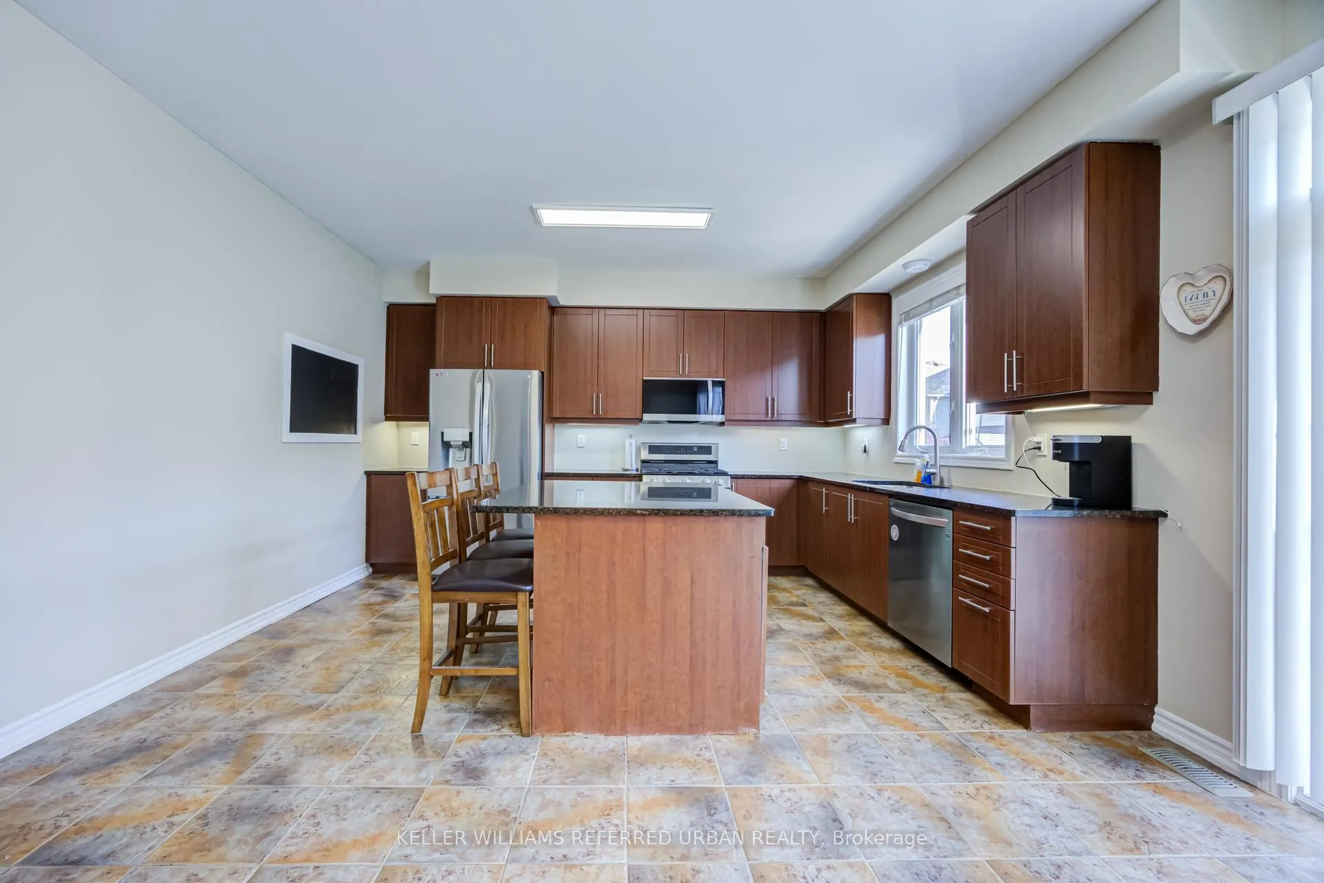 Photo 16 of 141 Whitwell Way, Hamilton, Binbrook — HOMEH
