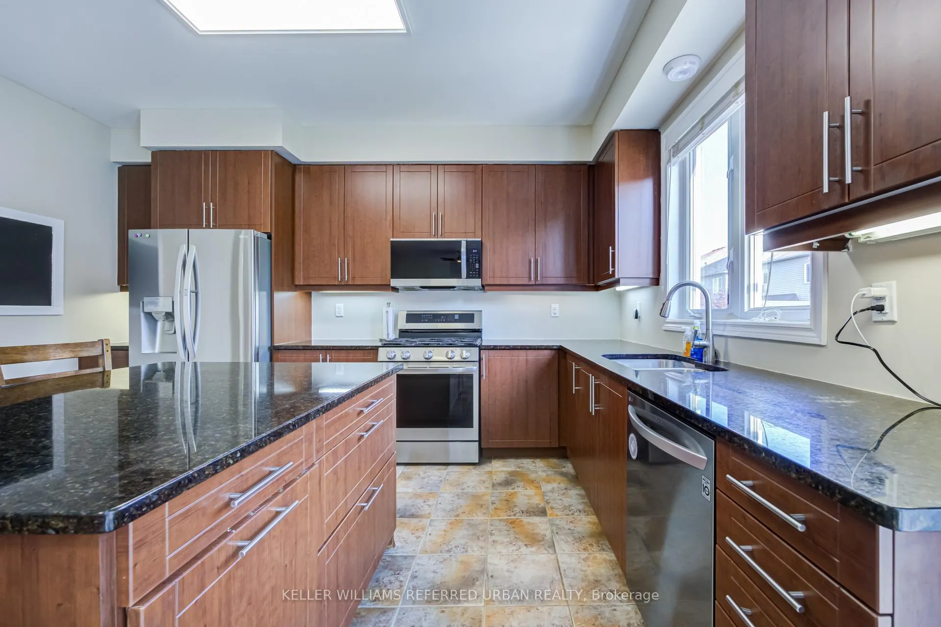 Photo 17 of 141 Whitwell Way, Hamilton, Binbrook — HOMEH