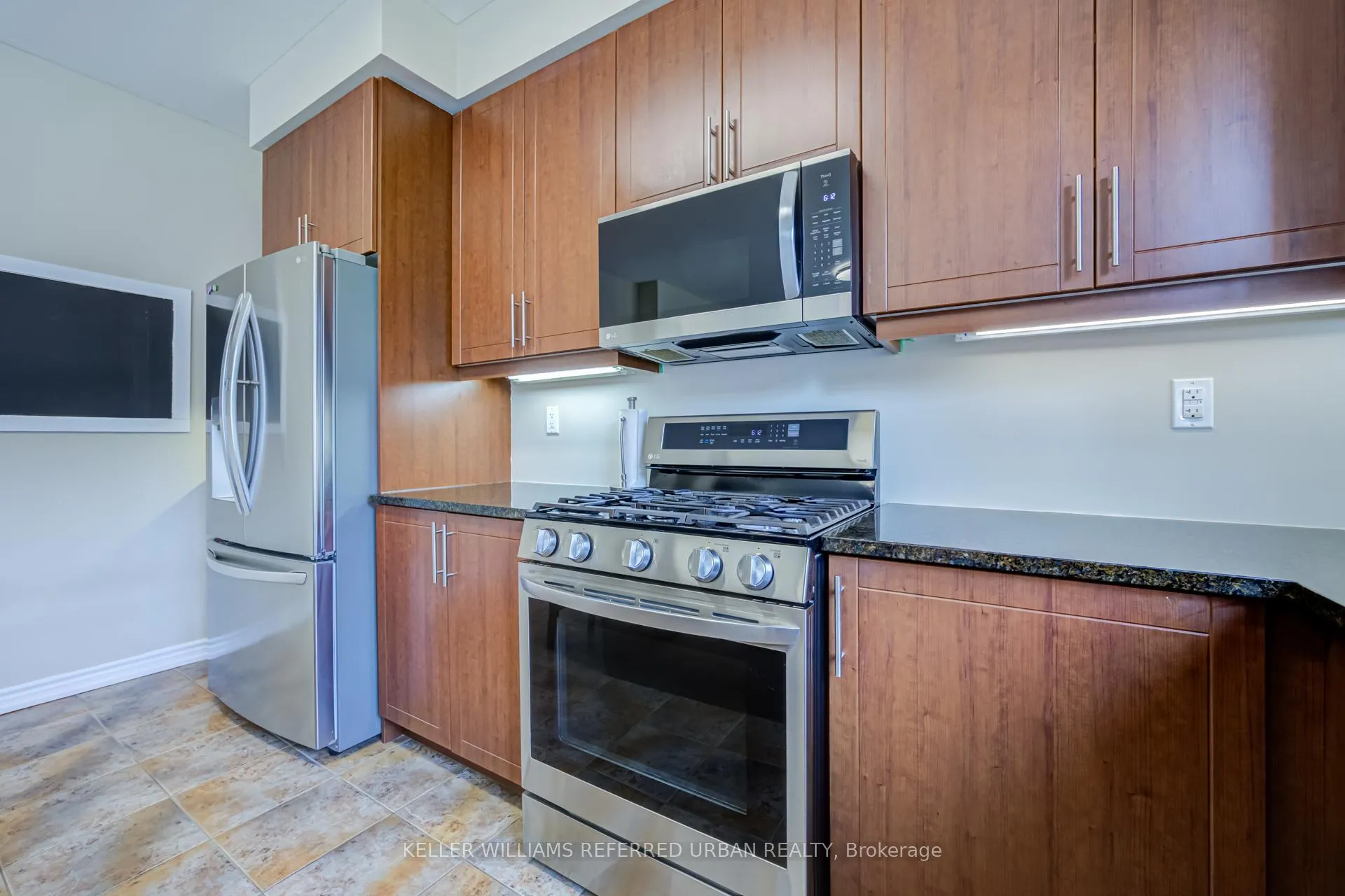 Photo 18 of 141 Whitwell Way, Hamilton, Binbrook — HOMEH