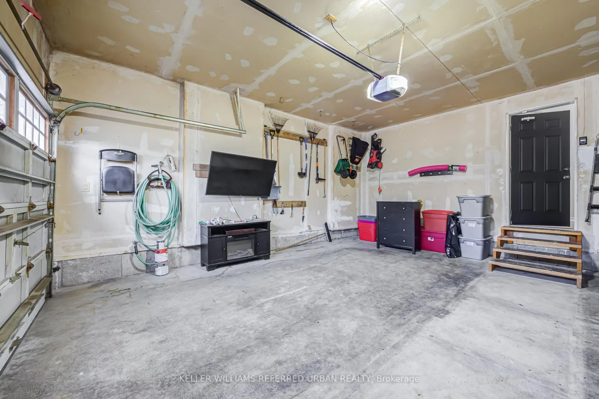 Photo 42 of 141 Whitwell Way, Hamilton, Binbrook — HOMEH