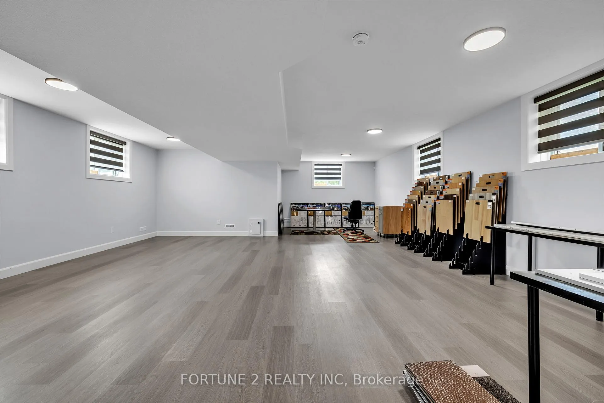 Photo 38 of 1143 Hobbs Drive, London, South U — HOMEH