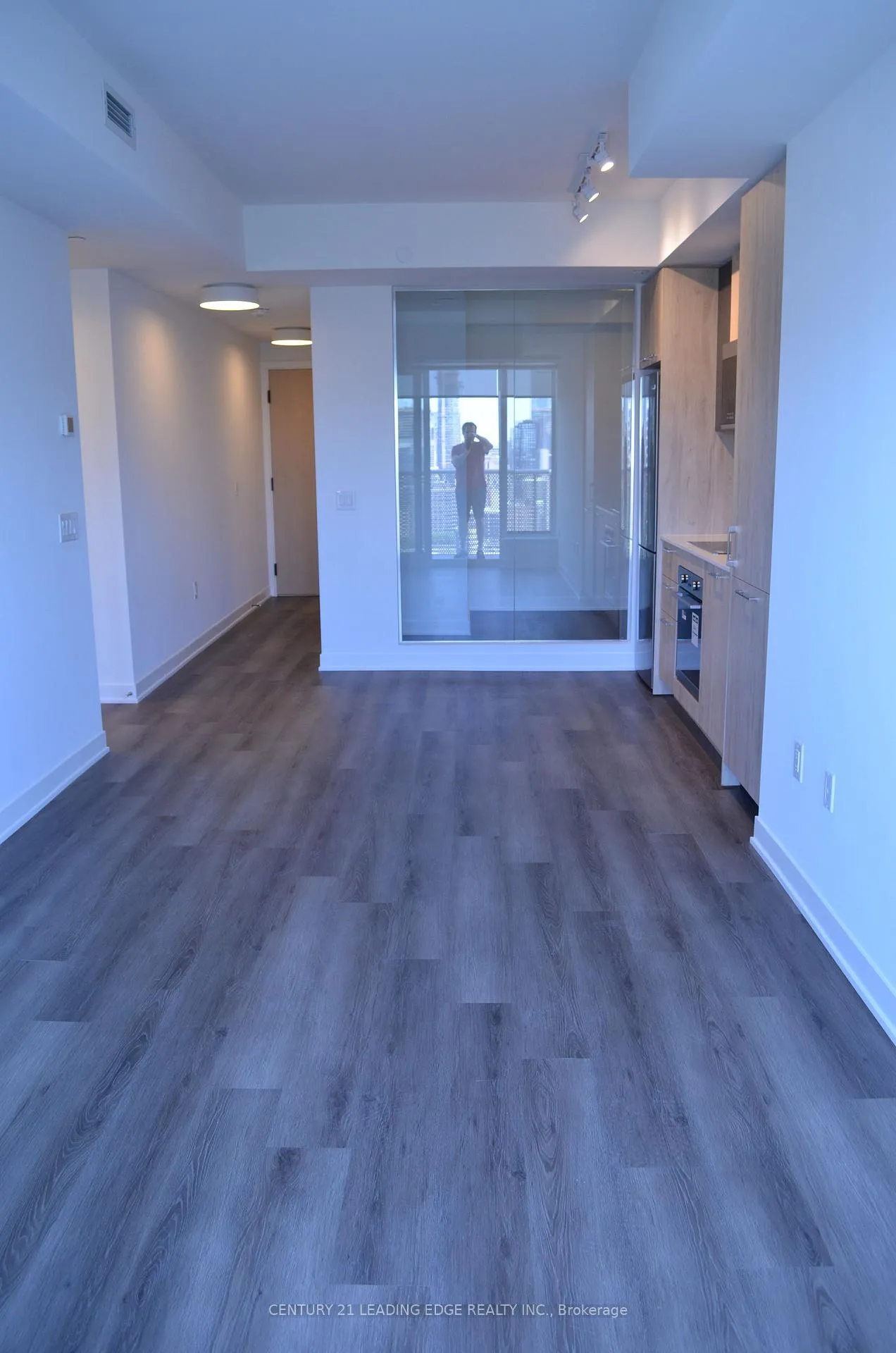 Photo 3 of Unit 2407, 10 Oak Street, Toronto, Regent Park — HOMEH