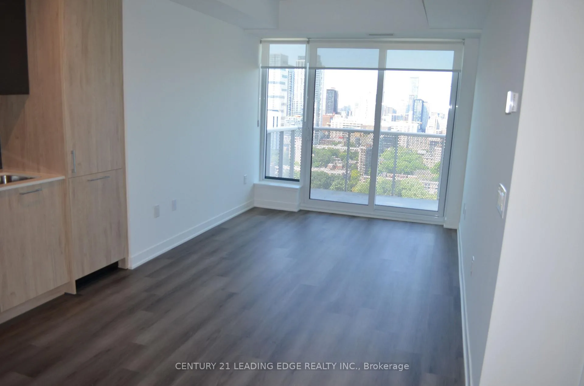 Photo 4 of Unit 2407, 10 Oak Street, Toronto, Regent Park — HOMEH