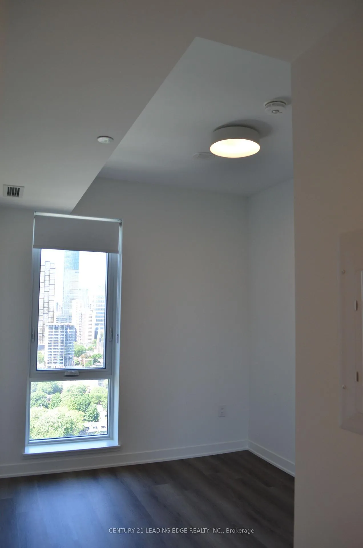 Photo 6 of Unit 2407, 10 Oak Street, Toronto, Regent Park — HOMEH