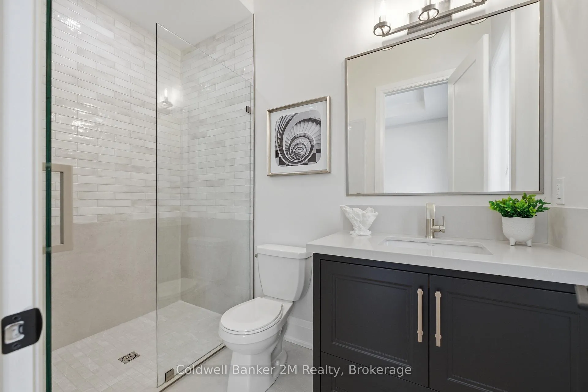 Photo 25 of 31 Lonetto Street, Whitby, Brooklin — HOMEH