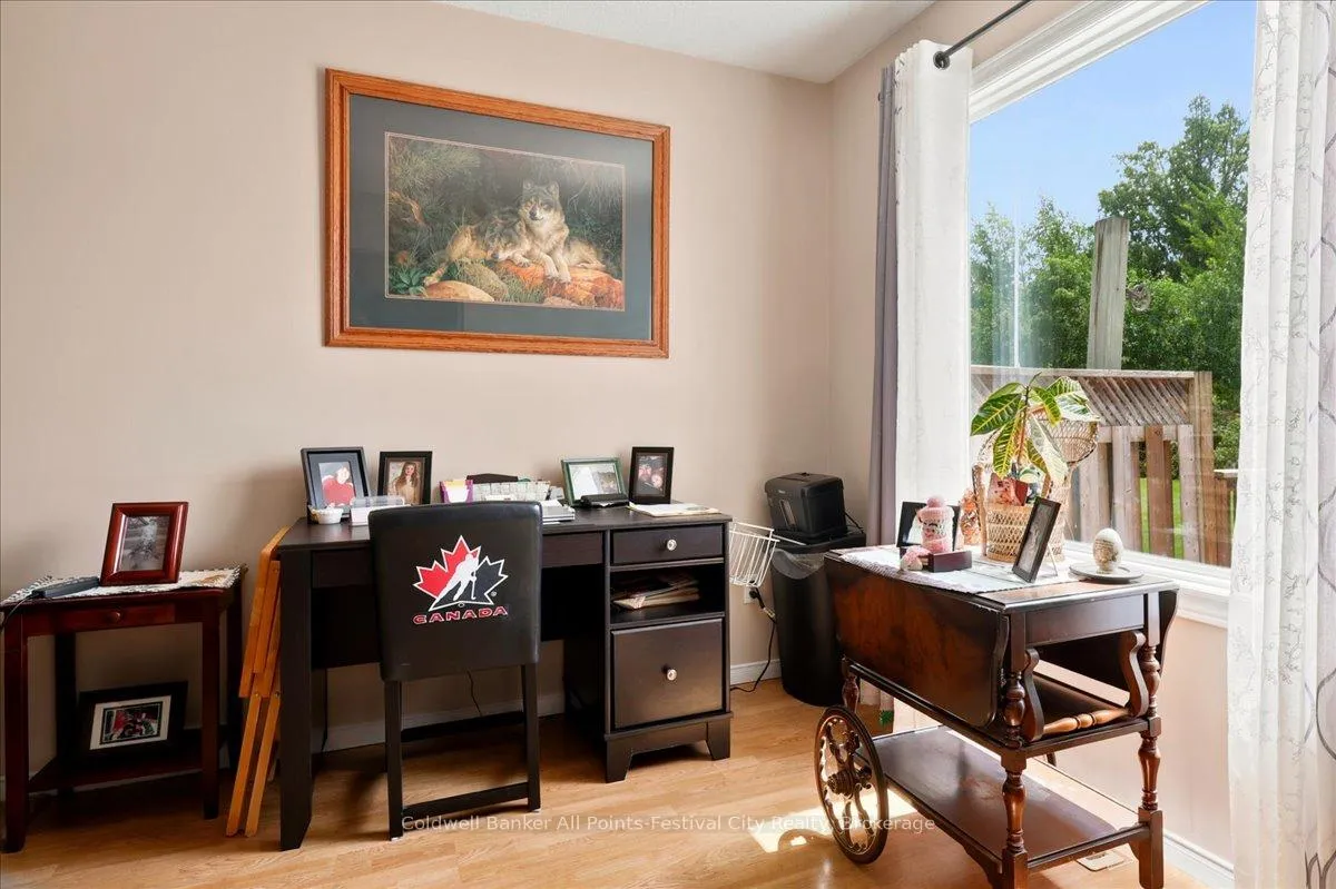 Photo 7 of 75 Edison Crescent, Stratford — HOMEH