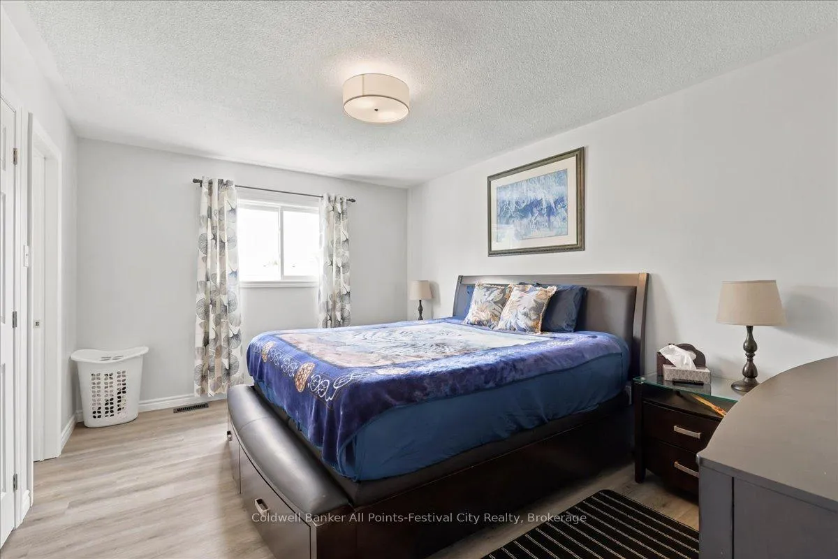 Photo 25 of 75 Edison Crescent, Stratford — HOMEH