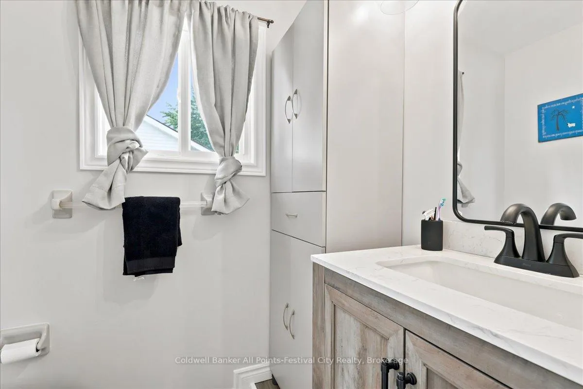 Photo 27 of 75 Edison Crescent, Stratford — HOMEH