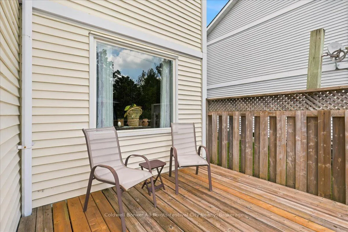Photo 33 of 75 Edison Crescent, Stratford — HOMEH