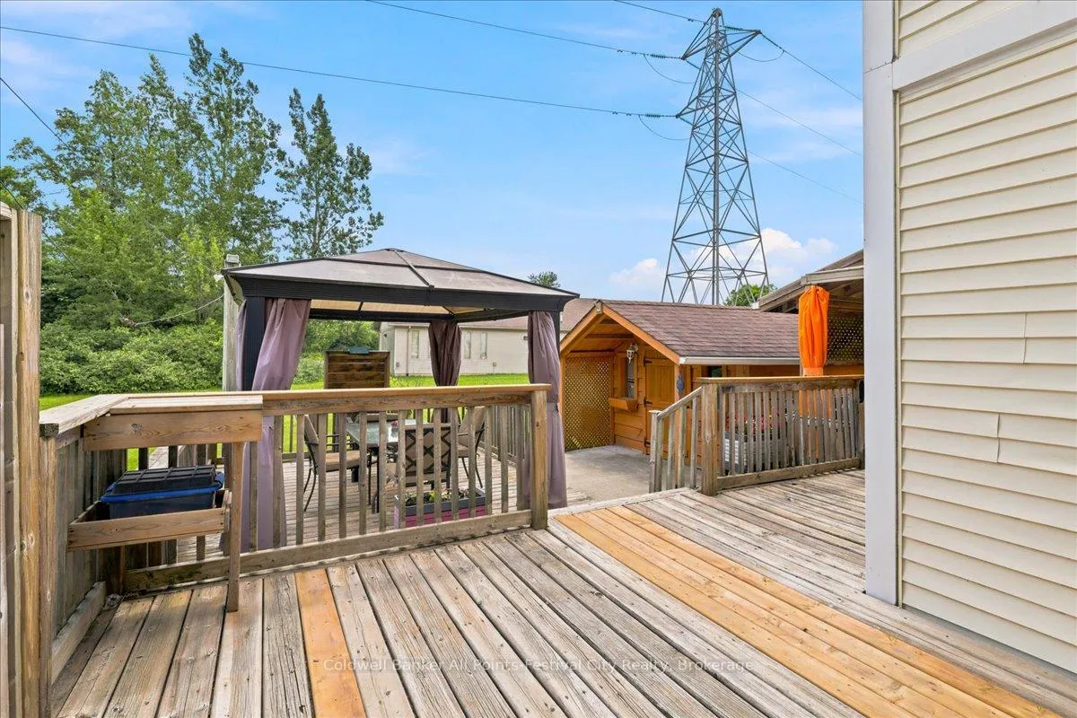 Photo 34 of 75 Edison Crescent, Stratford — HOMEH