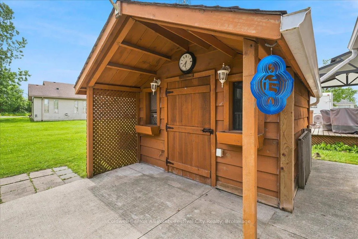 Photo 37 of 75 Edison Crescent, Stratford — HOMEH