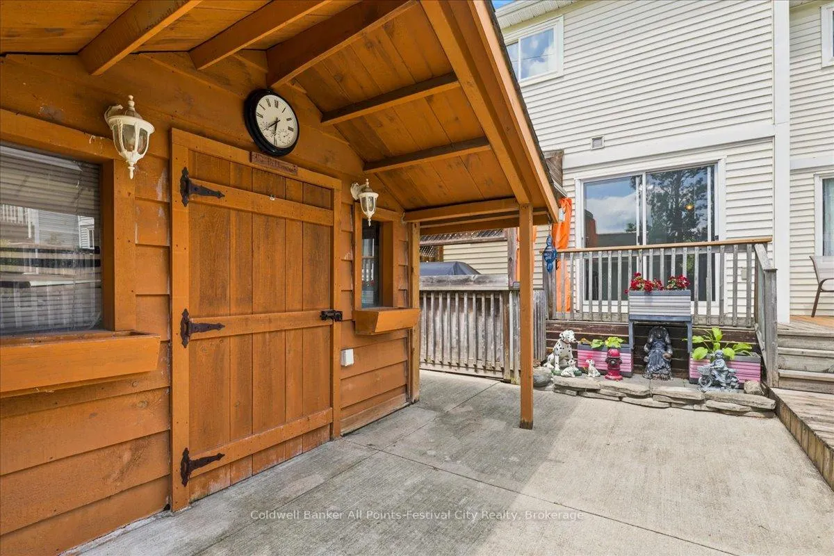 Photo 38 of 75 Edison Crescent, Stratford — HOMEH