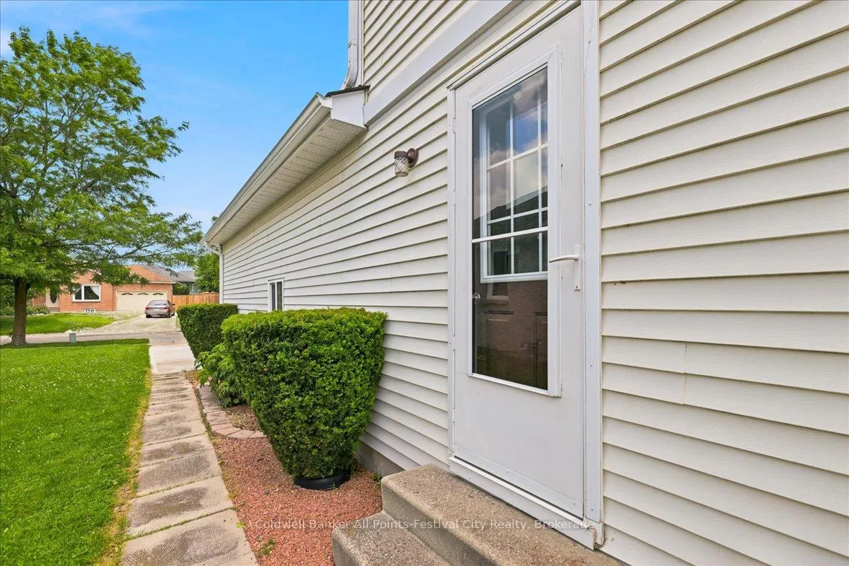 Photo 40 of 75 Edison Crescent, Stratford — HOMEH