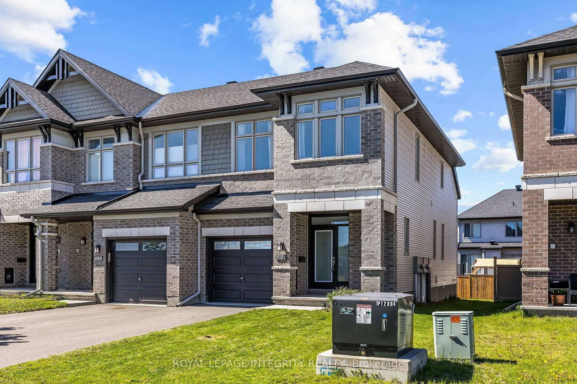 Photo 2 of 691 Capricorn Circle, Ottawa, Riverside South/Gloucester Glen — HOMEH