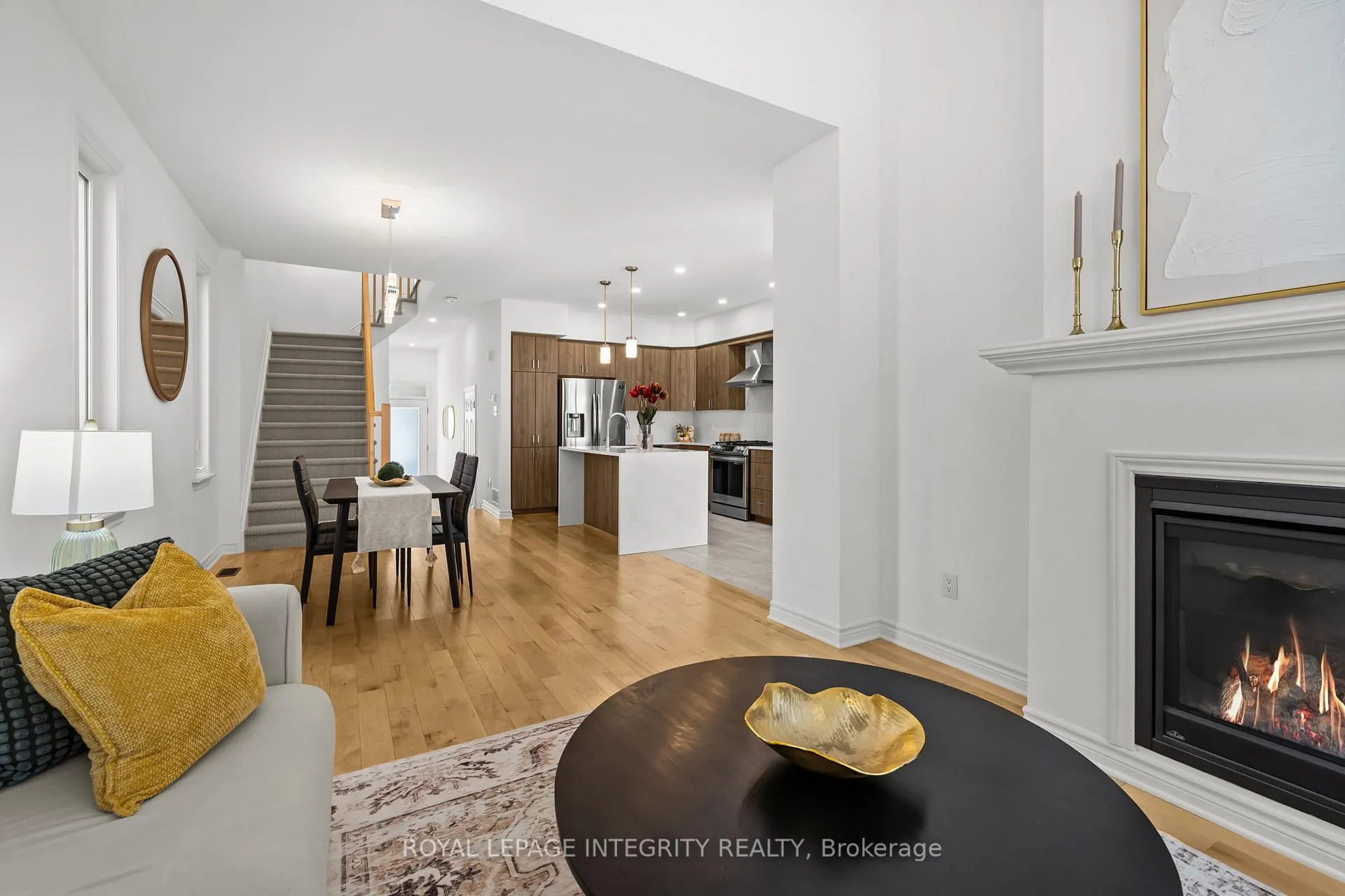 Photo 11 of 691 Capricorn Circle, Ottawa, Riverside South/Gloucester Glen — HOMEH