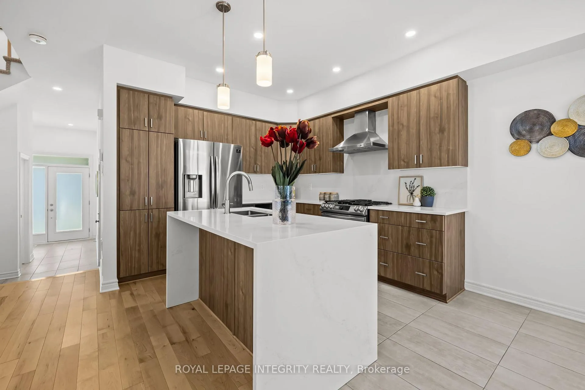 Photo 13 of 691 Capricorn Circle, Ottawa, Riverside South/Gloucester Glen — HOMEH