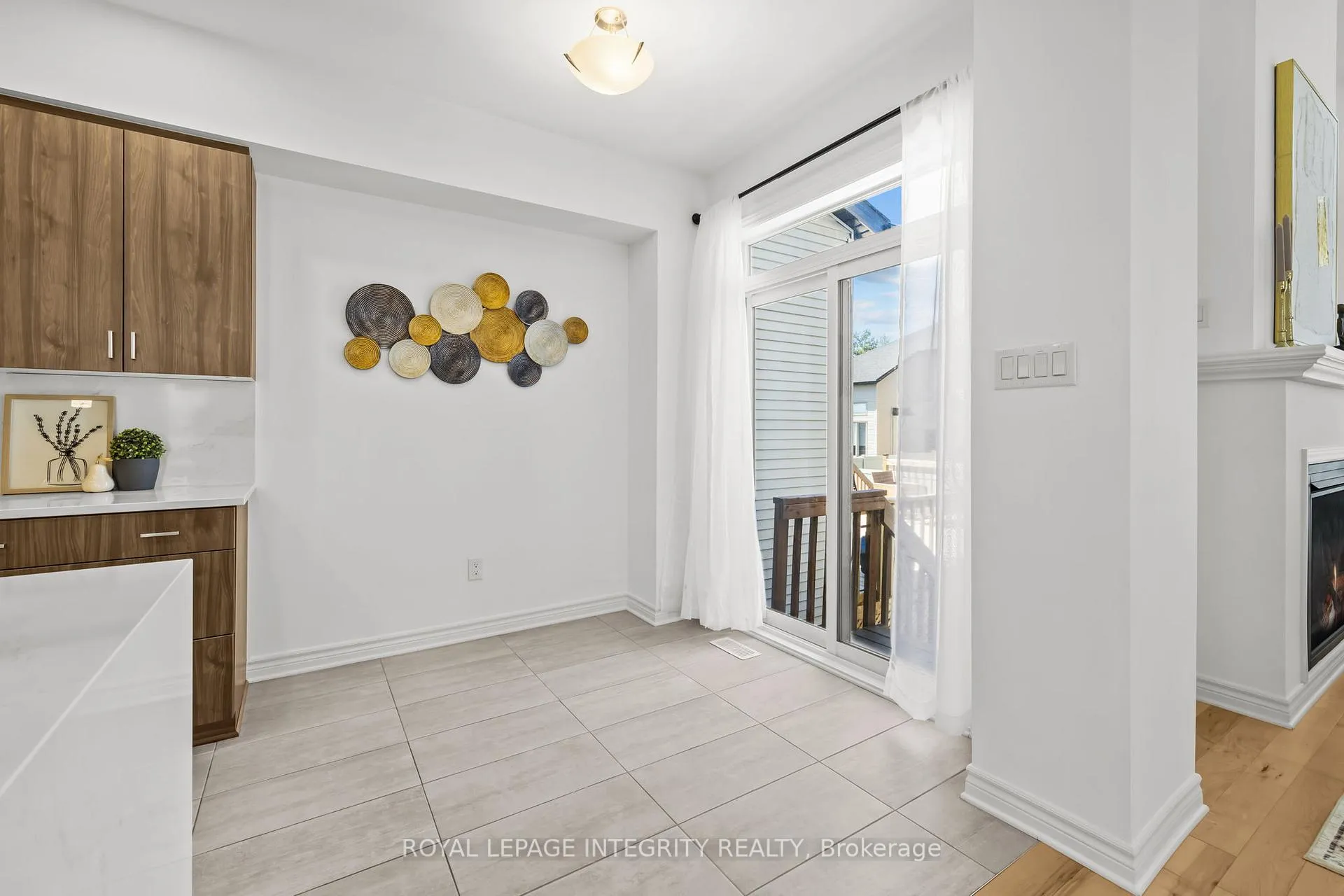 Photo 14 of 691 Capricorn Circle, Ottawa, Riverside South/Gloucester Glen — HOMEH