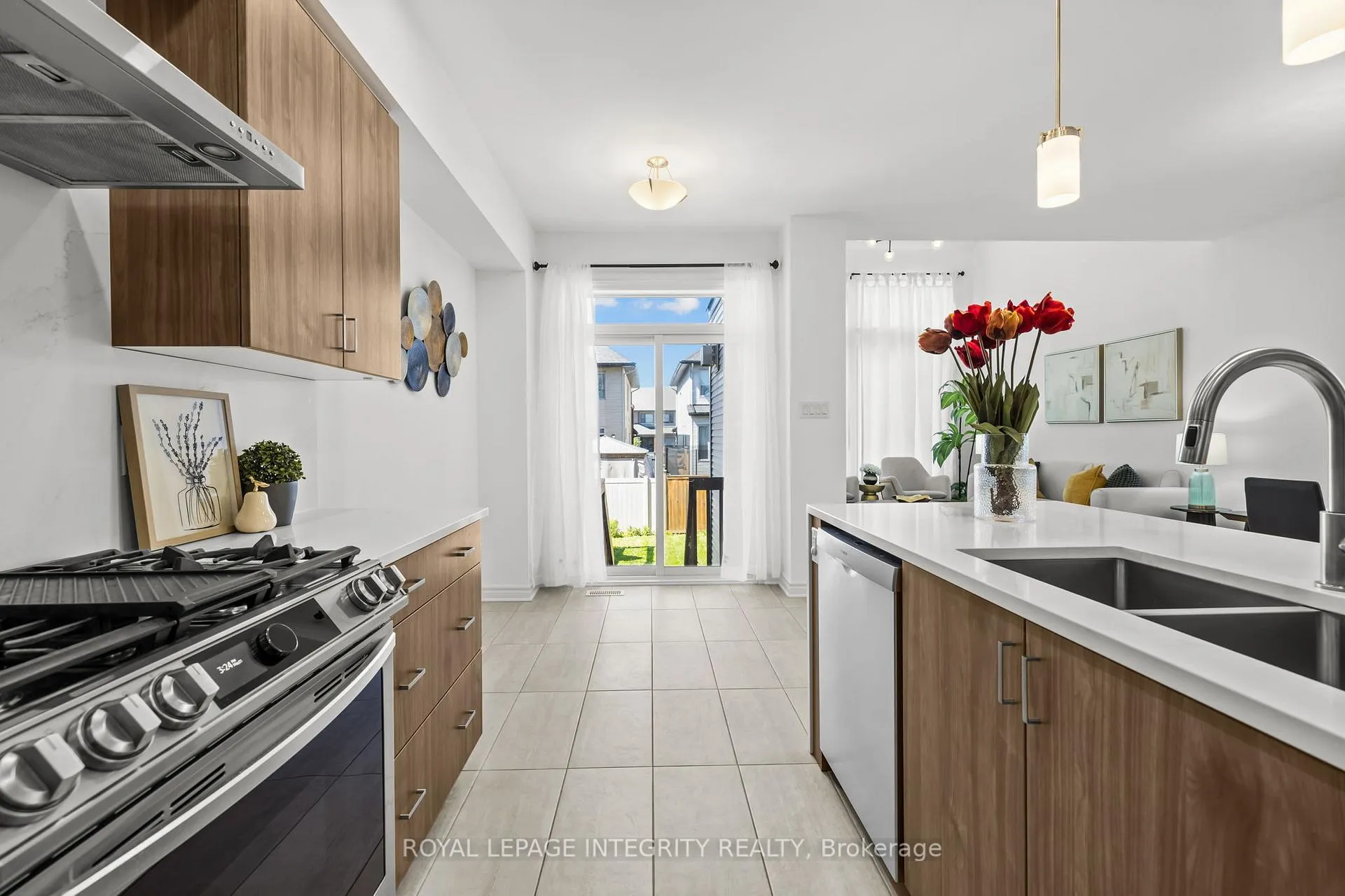 Photo 16 of 691 Capricorn Circle, Ottawa, Riverside South/Gloucester Glen — HOMEH