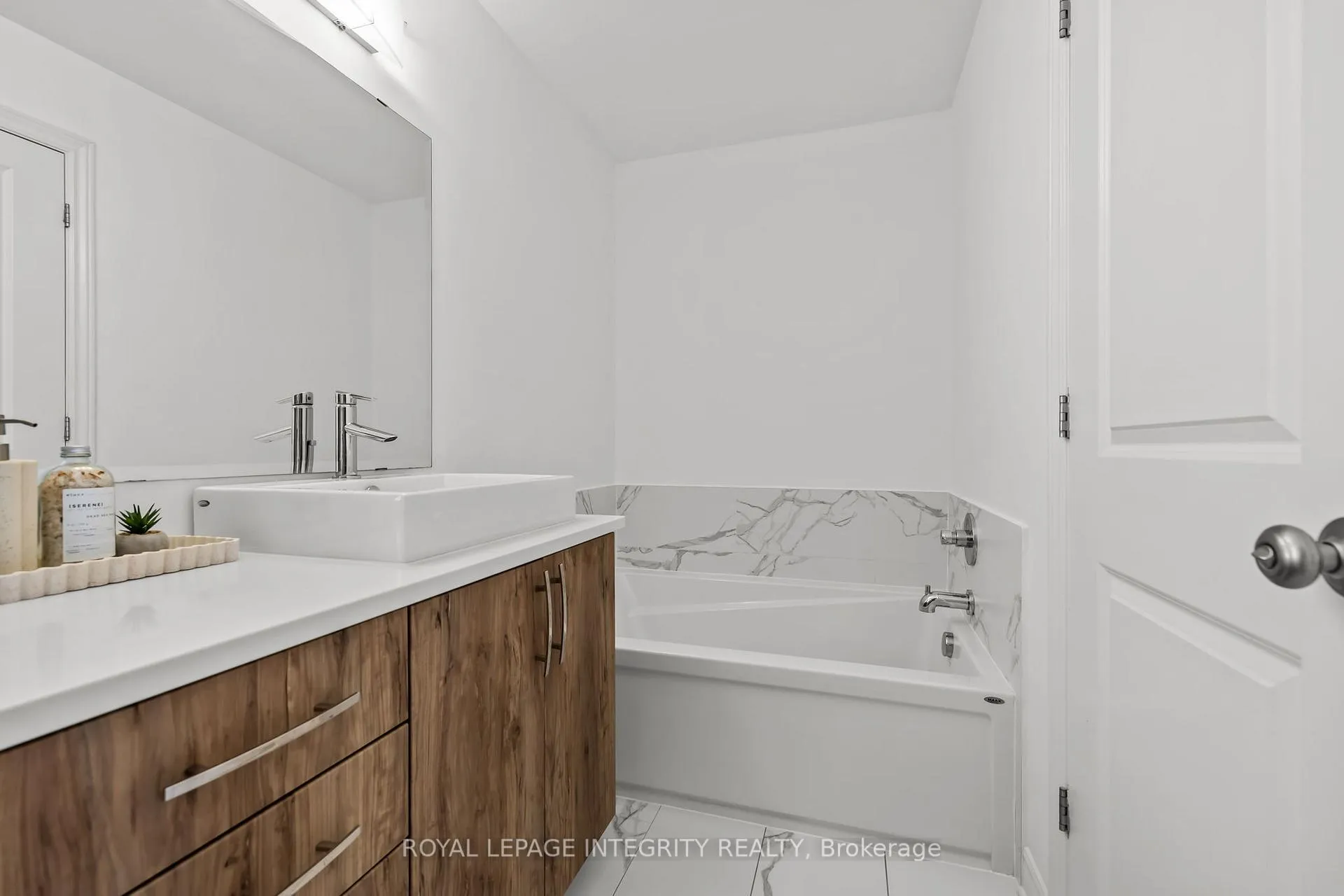 Photo 29 of 691 Capricorn Circle, Ottawa, Riverside South/Gloucester Glen — HOMEH