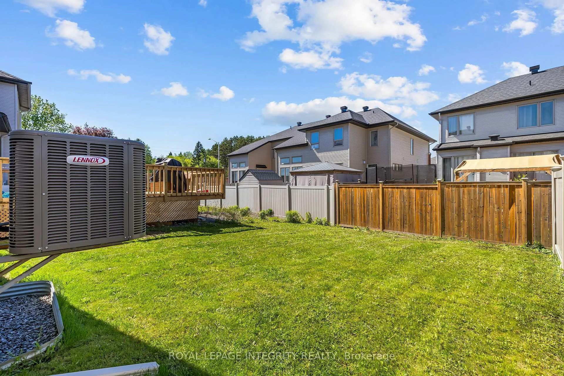 Photo 33 of 691 Capricorn Circle, Ottawa, Riverside South/Gloucester Glen — HOMEH