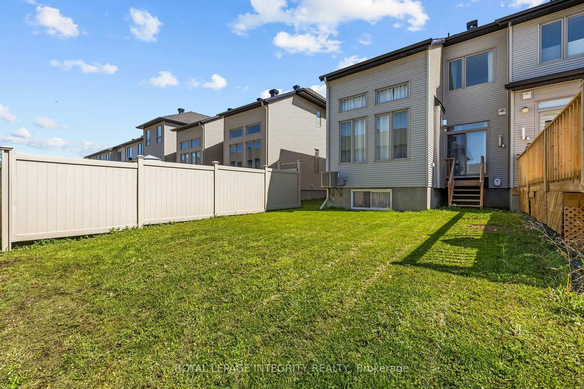 Photo 35 of 691 Capricorn Circle, Ottawa, Riverside South/Gloucester Glen — HOMEH