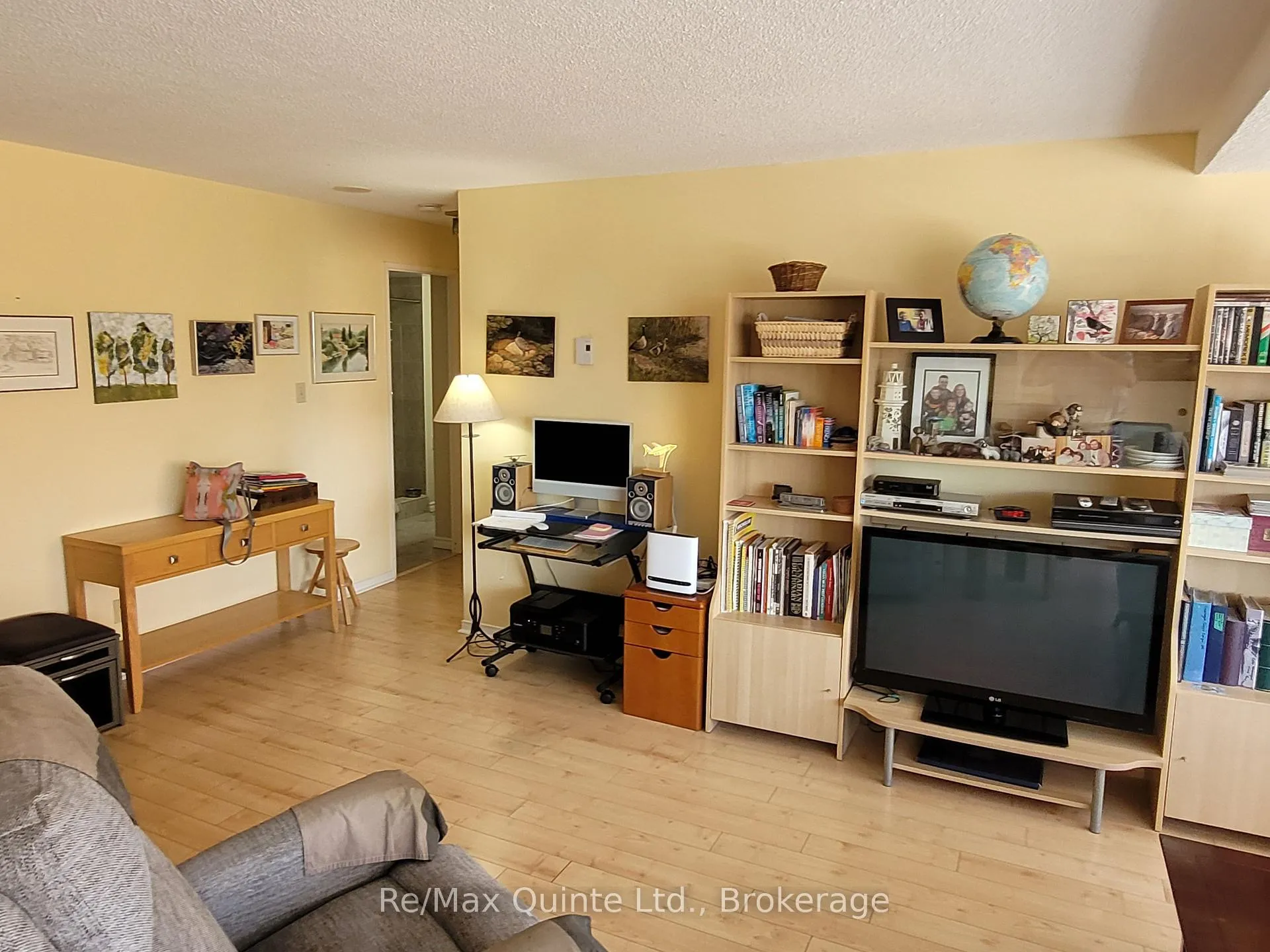 Photo 7 of Unit 403, 350 Front Street, Belleville, Belleville Ward — HOMEH