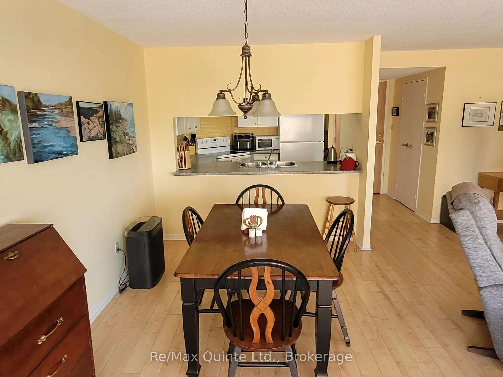 Photo 8 of Unit 403, 350 Front Street, Belleville, Belleville Ward — HOMEH