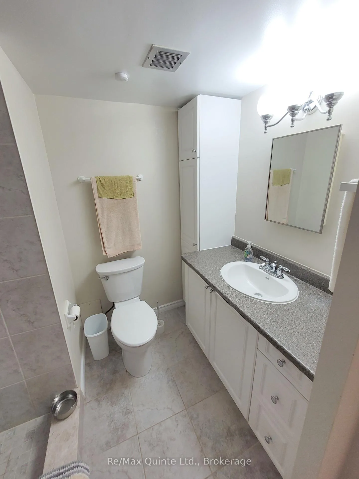 Photo 12 of Unit 403, 350 Front Street, Belleville, Belleville Ward — HOMEH