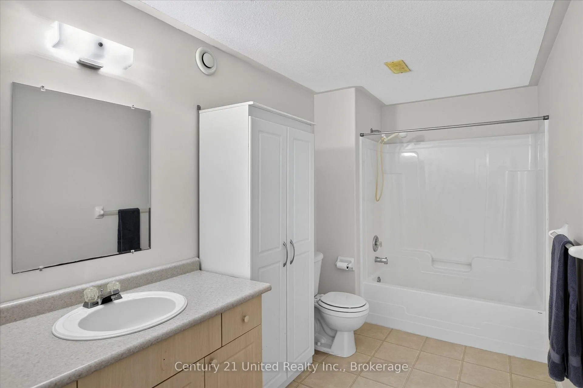 Photo 30 of 17 Mauro Court, Peterborough, Monaghan Ward 2 — HOMEH