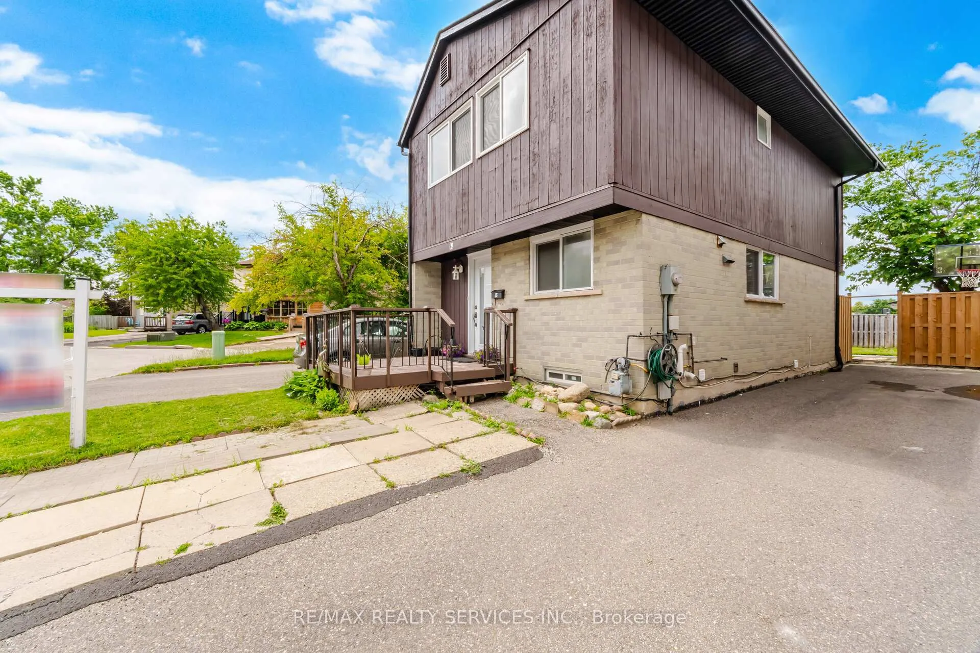 Photo 1 of 18 Gold Pine Court, Brampton, Northgate — HOMEH