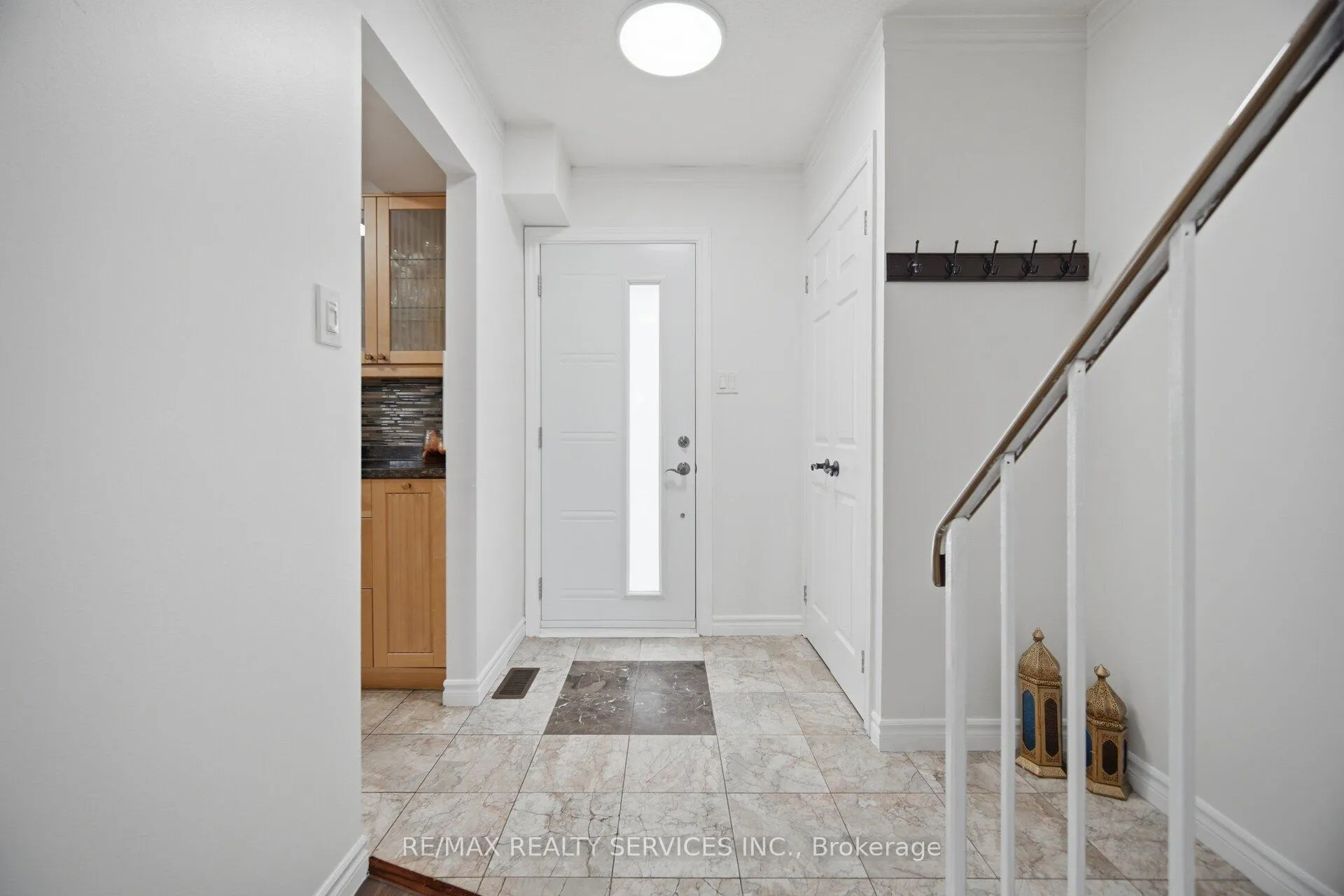 Photo 4 of 18 Gold Pine Court, Brampton, Northgate — HOMEH