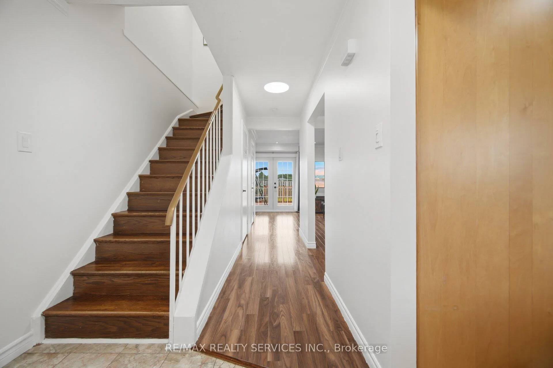 Photo 5 of 18 Gold Pine Court, Brampton, Northgate — HOMEH