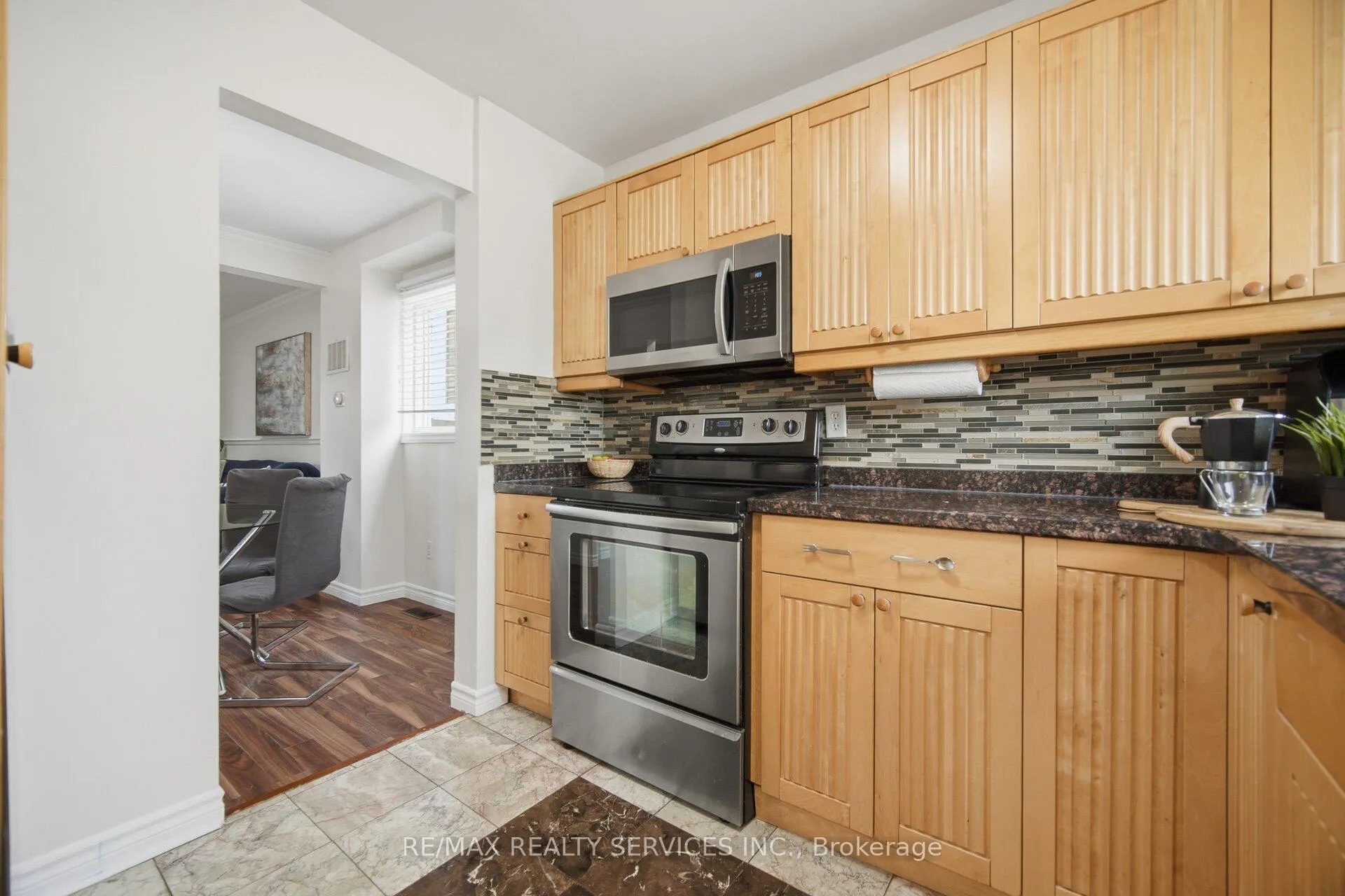 Photo 6 of 18 Gold Pine Court, Brampton, Northgate — HOMEH