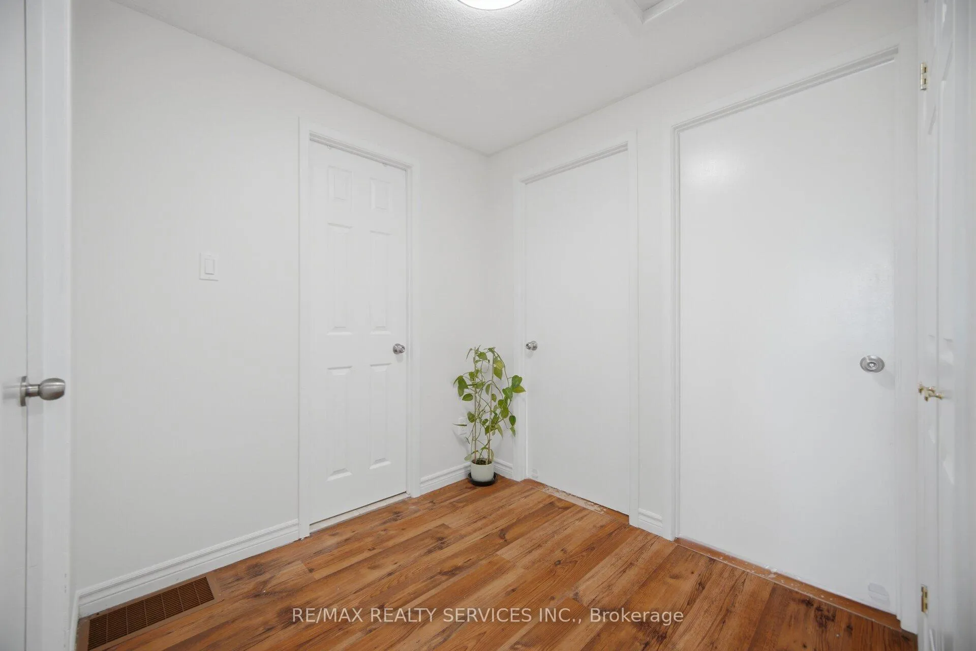 Photo 22 of 18 Gold Pine Court, Brampton, Northgate — HOMEH