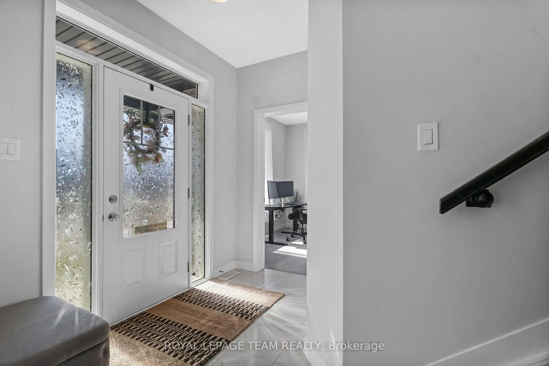 Photo 3 of 647 Cygnus Street, Ottawa, Barrhaven - Half Moon Bay — HOMEH