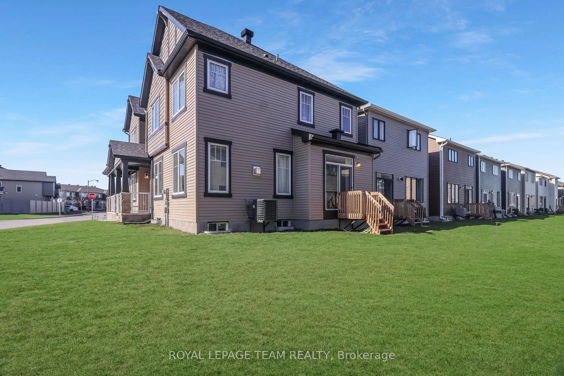 Photo 25 of 647 Cygnus Street, Ottawa, Barrhaven - Half Moon Bay — HOMEH