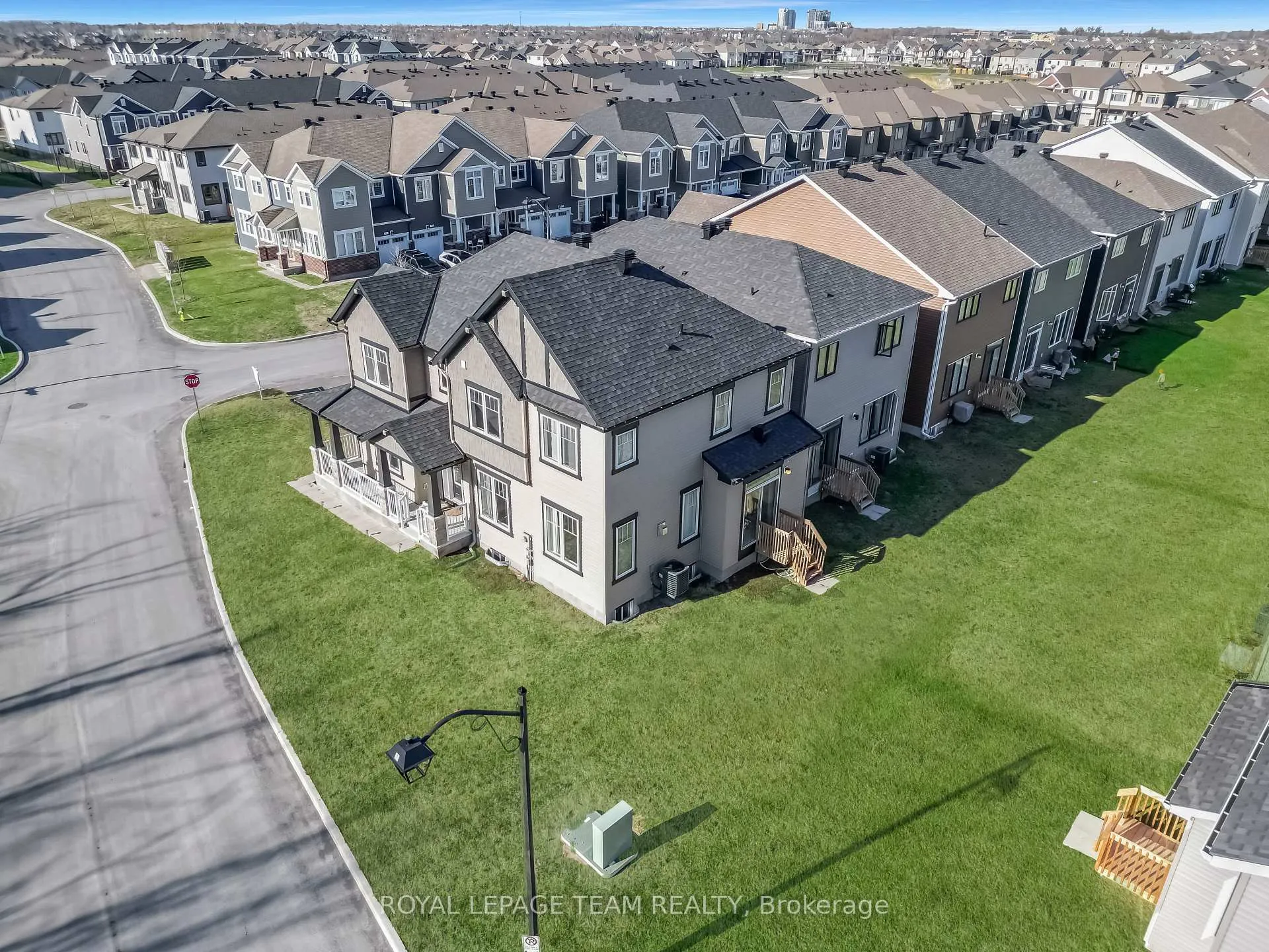Photo 26 of 647 Cygnus Street, Ottawa, Barrhaven - Half Moon Bay — HOMEH