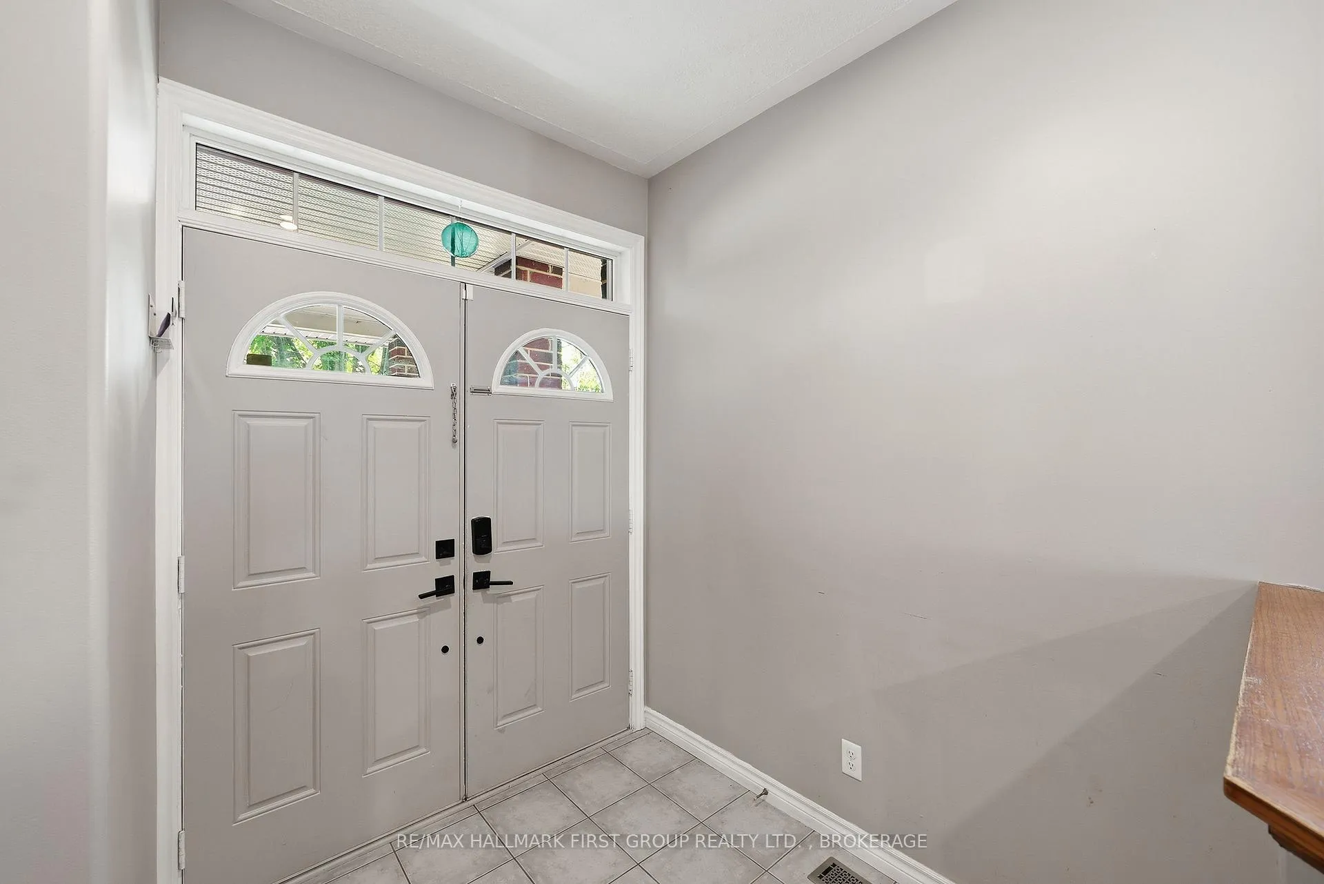 Photo 5 of 393 Cavendish Crescent, Kingston, City Northwest — HOMEH