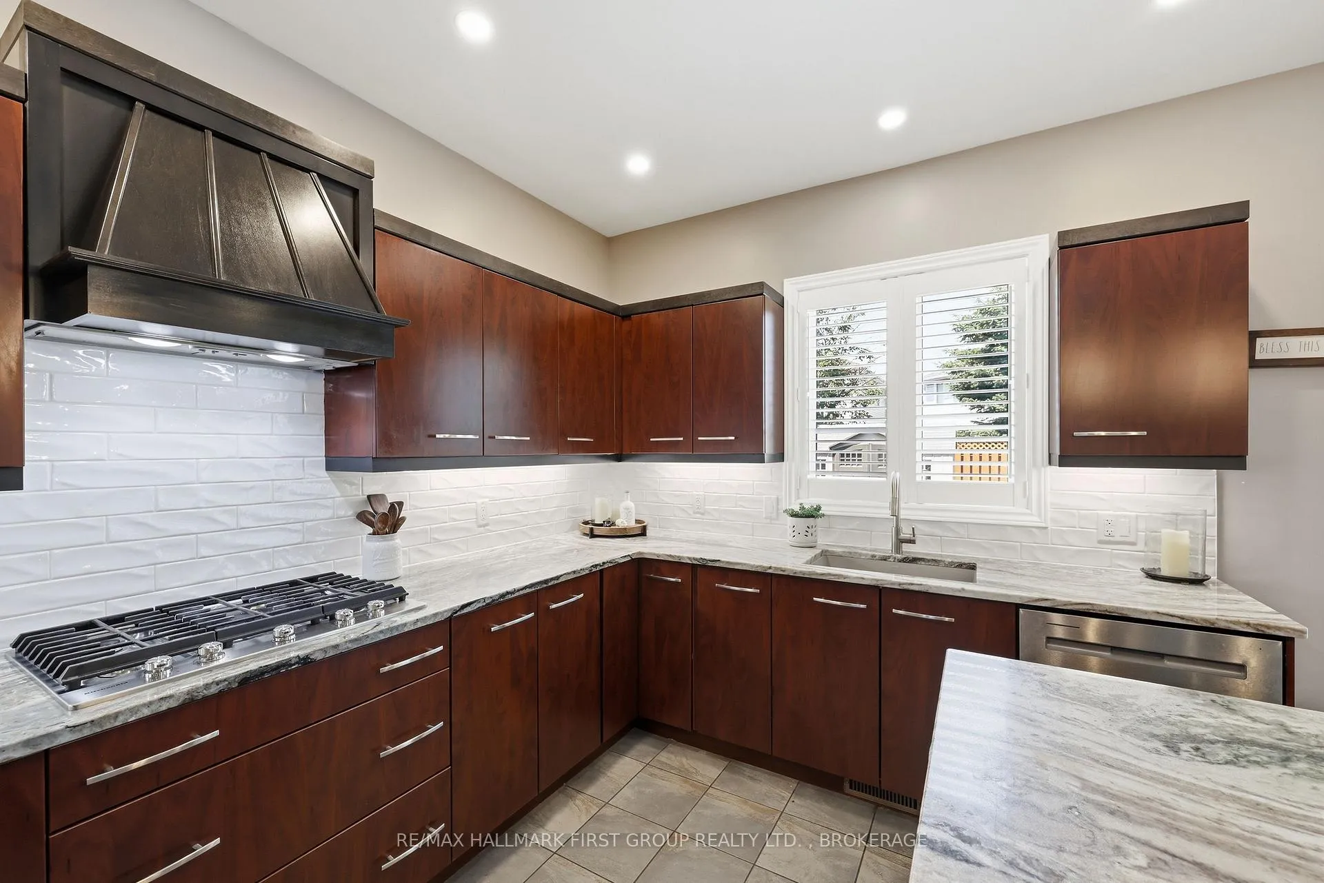 Photo 15 of 393 Cavendish Crescent, Kingston, City Northwest — HOMEH