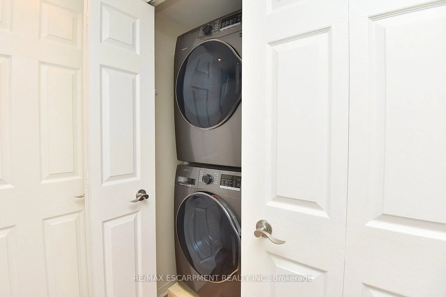 Photo 35 of Unit 77, 2530 Northampton Boulevard, Burlington, Headon — HOMEH