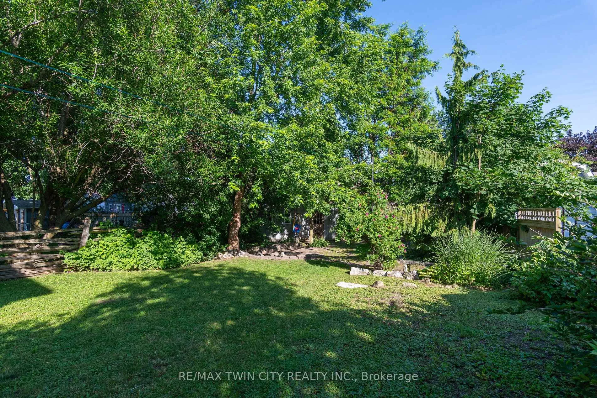 Photo 9 of 162 Parkside Drive E, Centre Wellington, Fergus — HOMEH