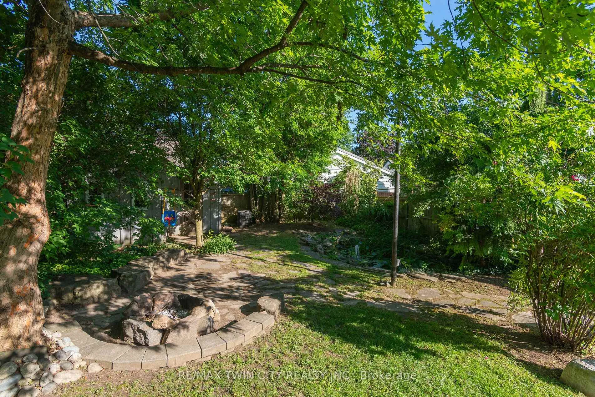 Photo 12 of 162 Parkside Drive E, Centre Wellington, Fergus — HOMEH