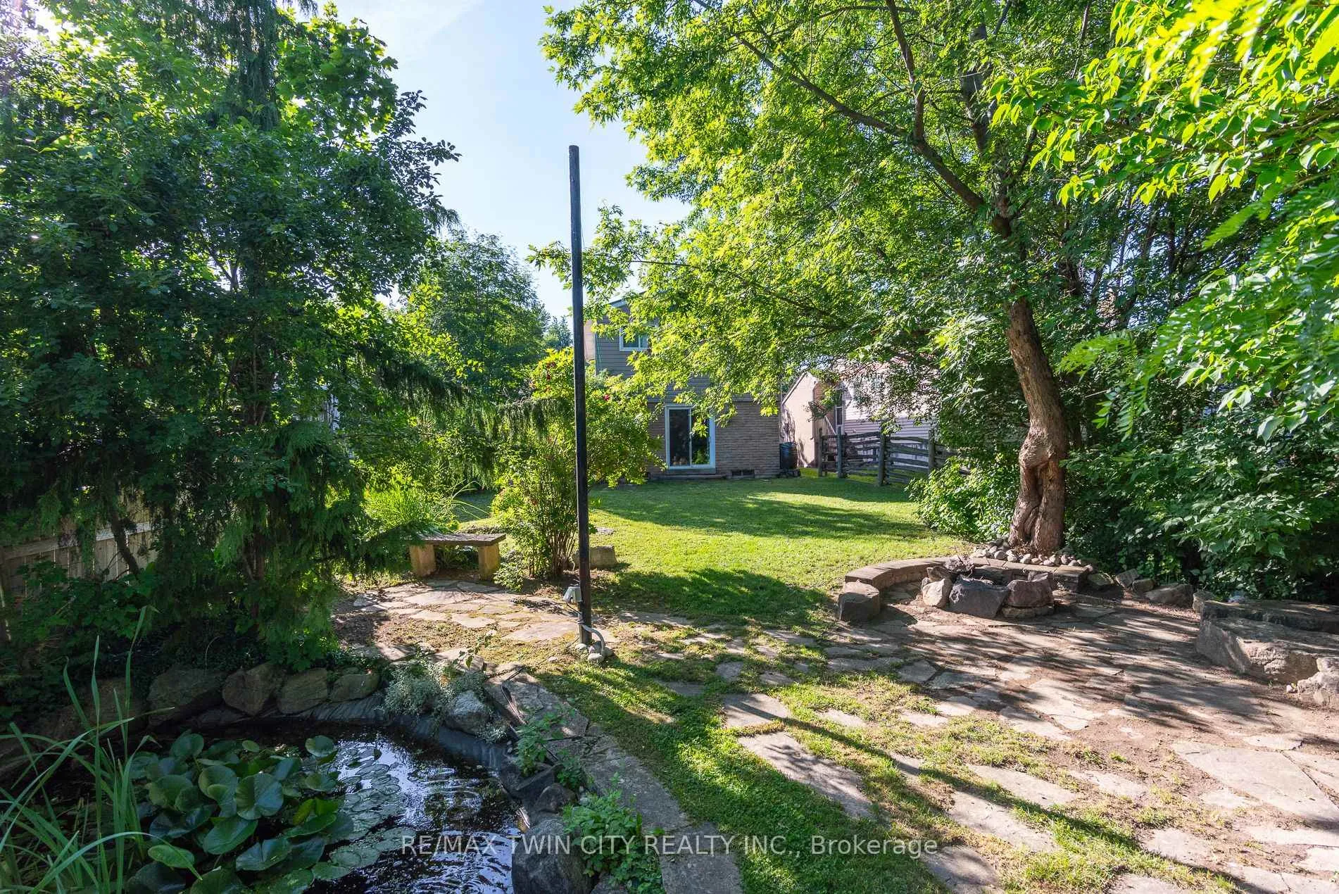 Photo 17 of 162 Parkside Drive E, Centre Wellington, Fergus — HOMEH