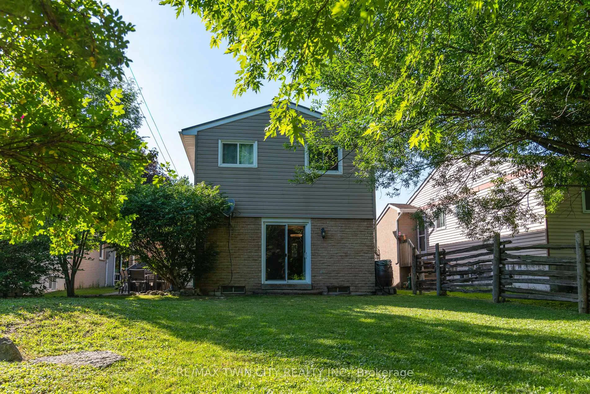 Photo 19 of 162 Parkside Drive E, Centre Wellington, Fergus — HOMEH