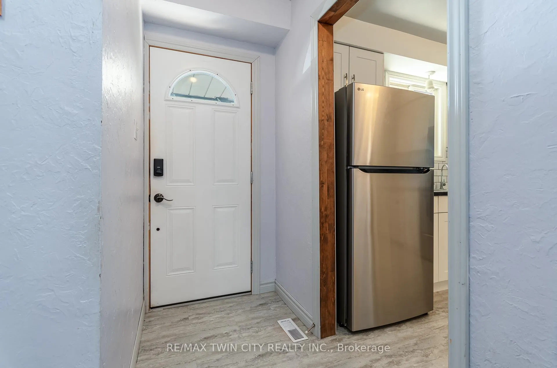 Photo 21 of 162 Parkside Drive E, Centre Wellington, Fergus — HOMEH