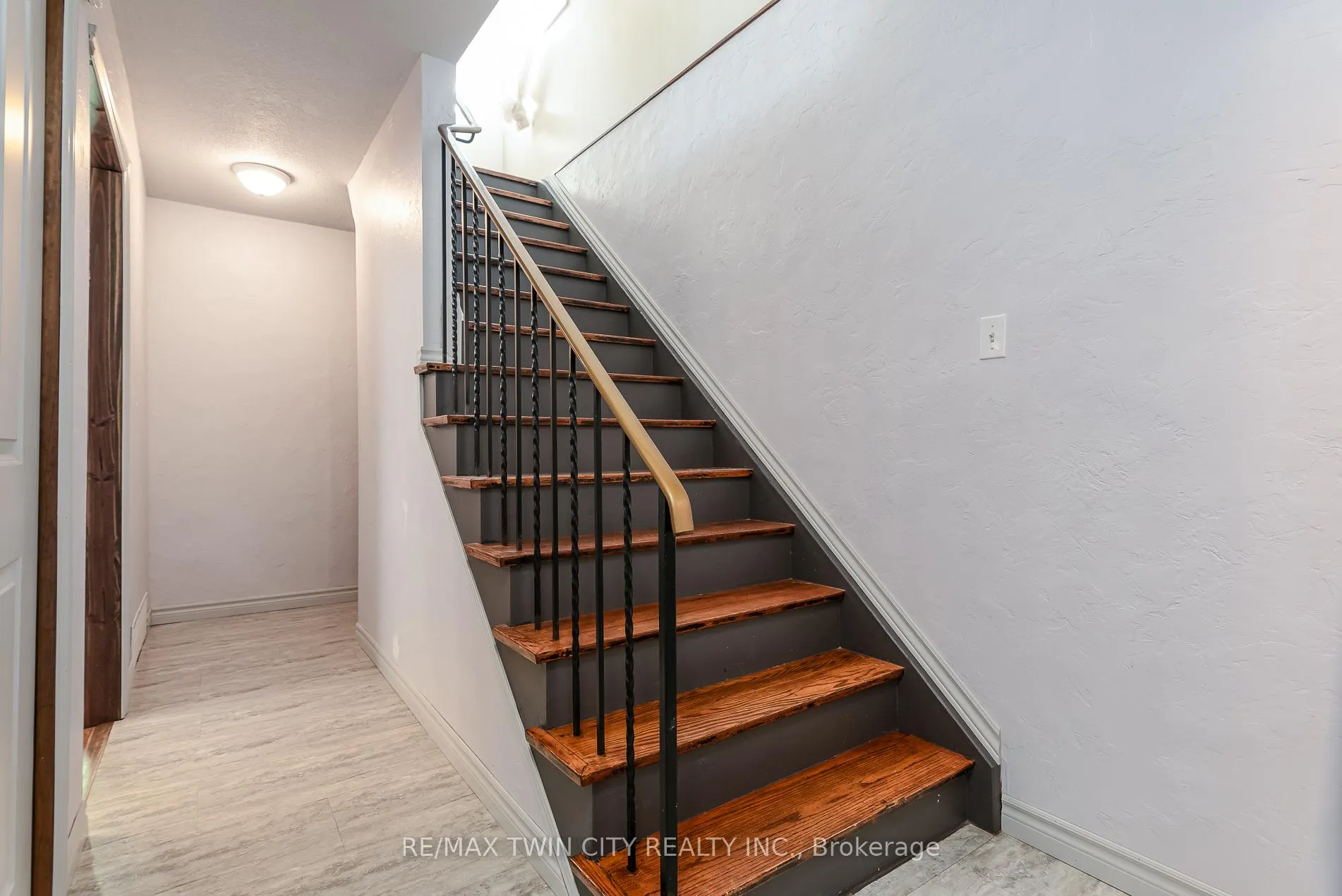 Photo 22 of 162 Parkside Drive E, Centre Wellington, Fergus — HOMEH