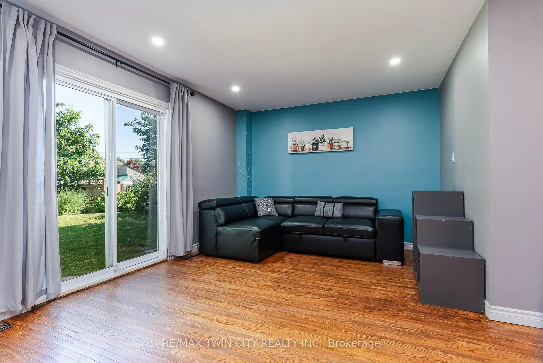 Photo 24 of 162 Parkside Drive E, Centre Wellington, Fergus — HOMEH